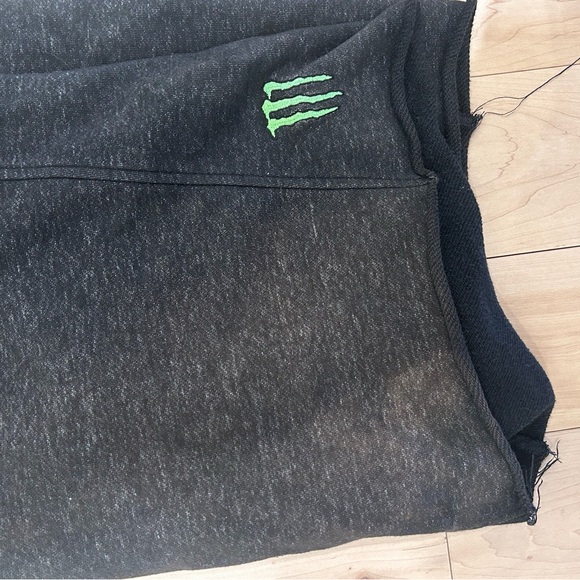 Men’s Monster Energy Sweat Shorts XL - Picture 3 of 3